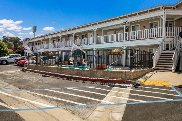 Rodeway Inn Old Town Temecula image 3